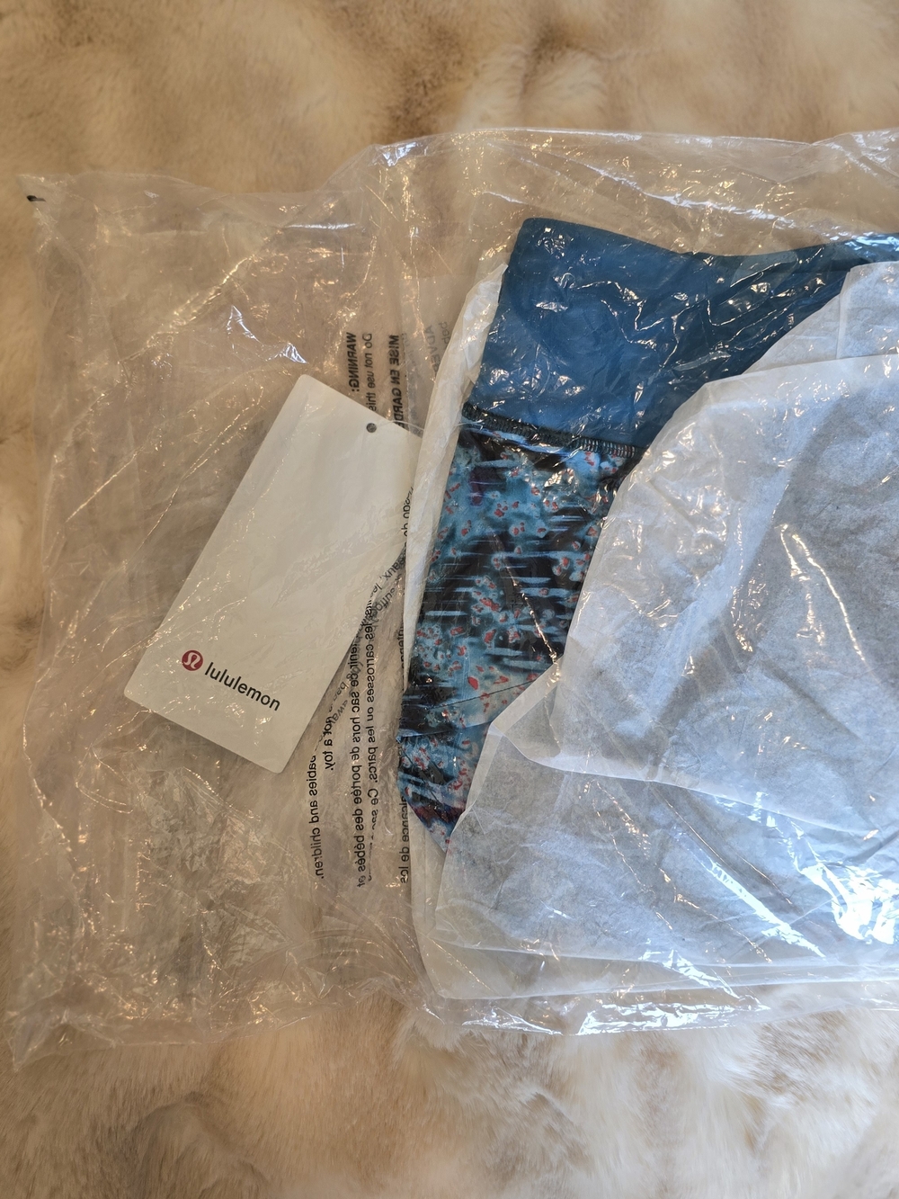 NWT! Women's Lululemon Speed Up LR Short 2.5" in Blue/Red Print Size 8